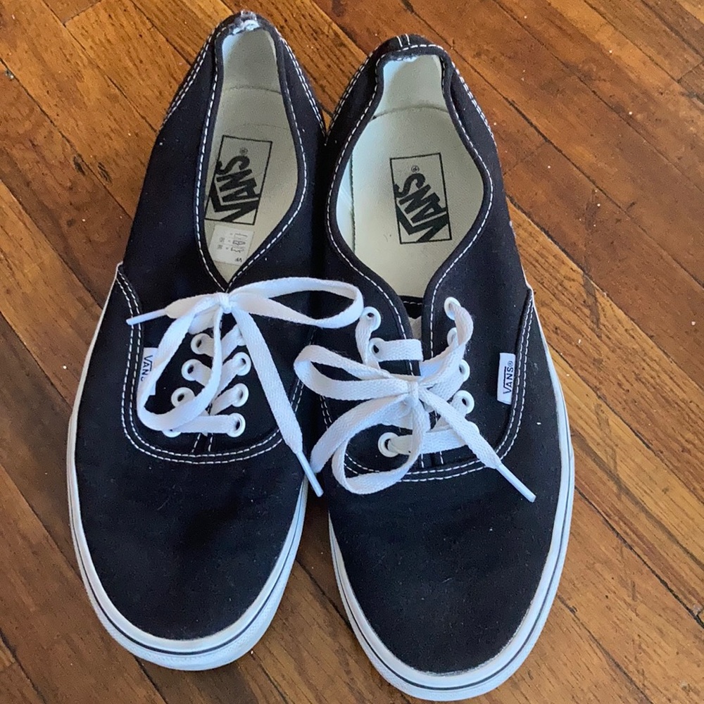 Van’s: Men’s 9.5/Women’s 11